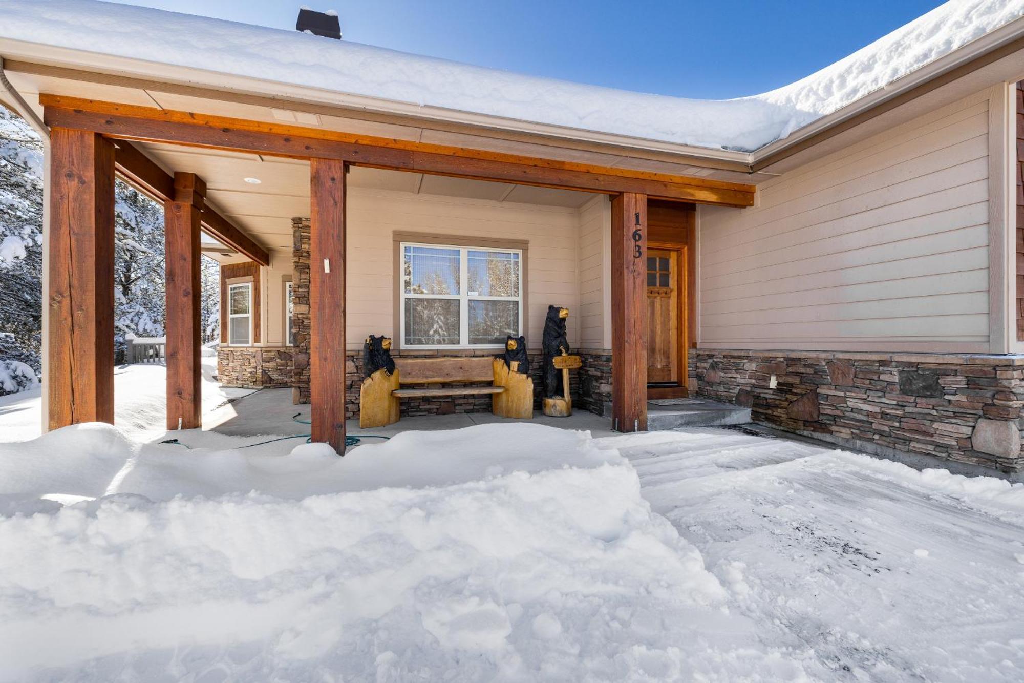 New! Black Bear Inn - Pet Friendly - Trailer Parking - Walk To Lake - Rustic Donnelly Eksteriør billede