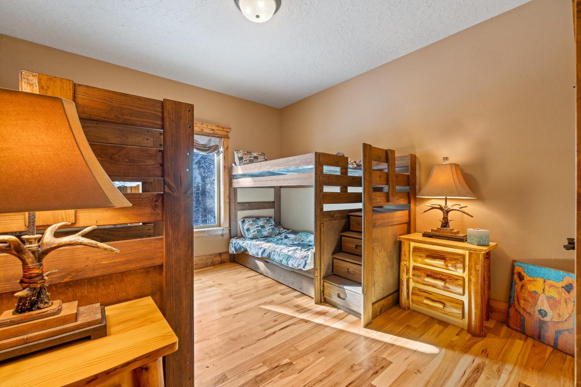 New! Black Bear Inn - Pet Friendly - Trailer Parking - Walk To Lake - Rustic Donnelly Eksteriør billede